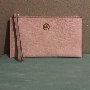 MK clutch